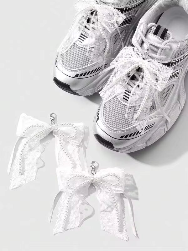ROMWE Kawaii 2pcs/Set Korean Simple & Delicate White Faux Pearl Beaded Lace Bow Shoe Charm Clips, Fashionable Accessories, Suitable For Women Daily Wear And Gifts